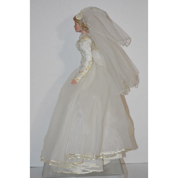 Monique Bride Doll from Forever Starts Today Collection Ashton-Drake COA - Picture 6 of 13
